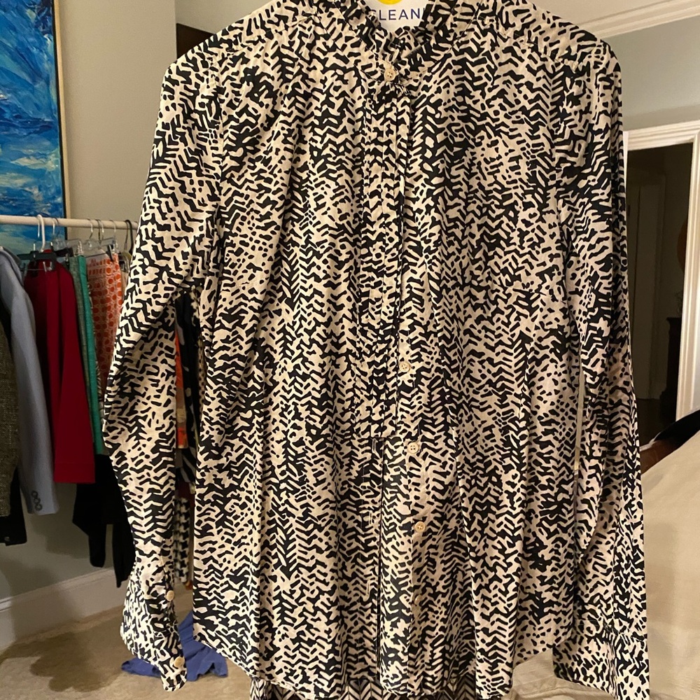 Women’s button up patterned top